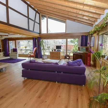 Purplehouse Bed and Breakfast *